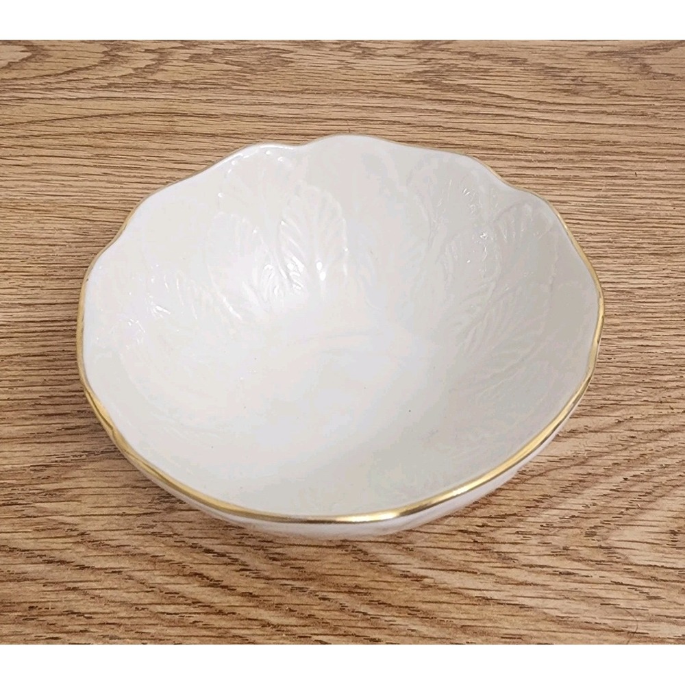 Lenox Round Scalloped Candy/Nut Bowl, Ivory with 24K‎ Gold Trim Made in U.S.A.